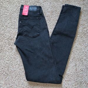 NWT Levi’s